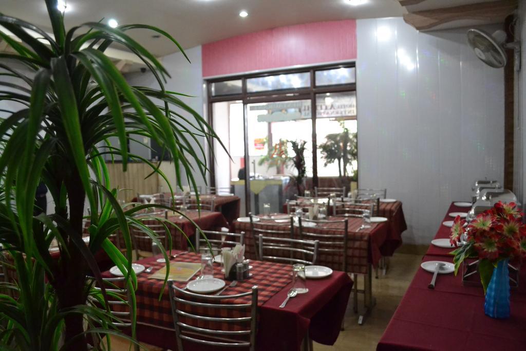 Hotel Atithi International Катра Екстериор снимка
