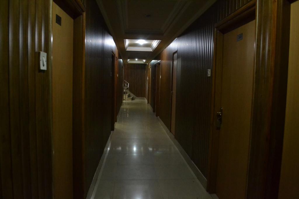 Hotel Atithi International Катра Екстериор снимка