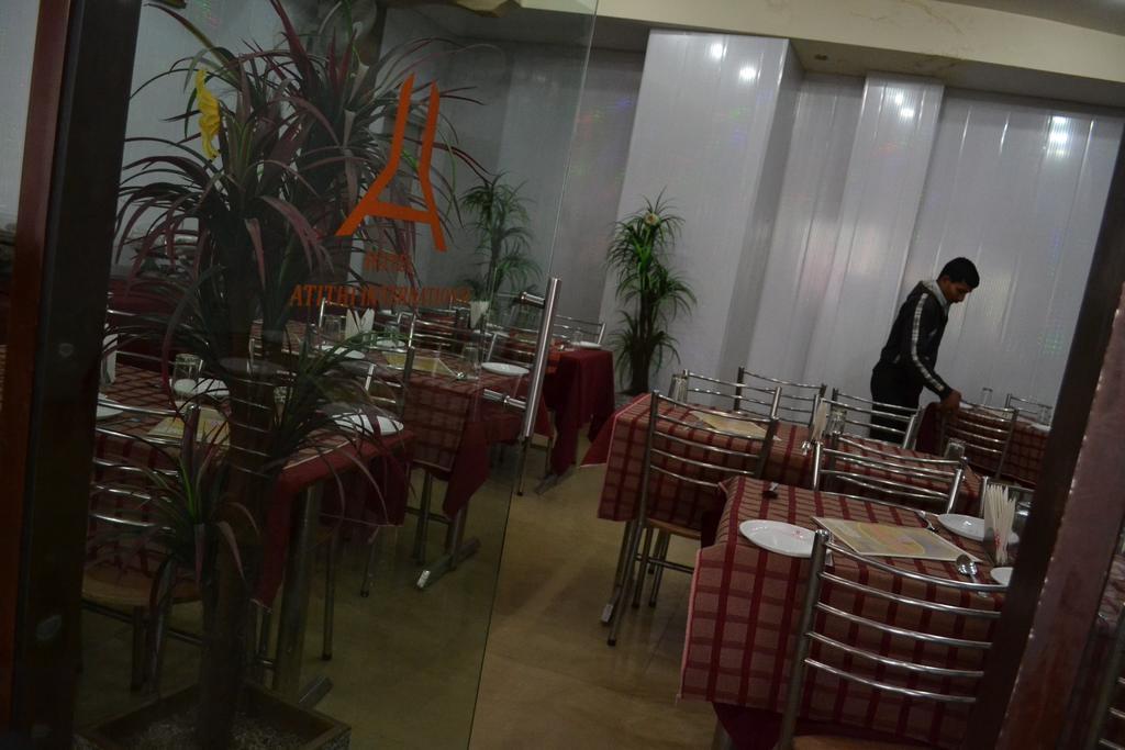 Hotel Atithi International Катра Екстериор снимка